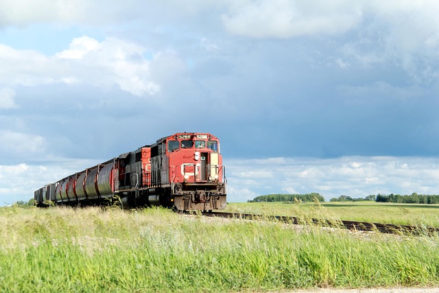 CN Rail Boosts Profit but Cuts Jobs Amid Tariff Woes